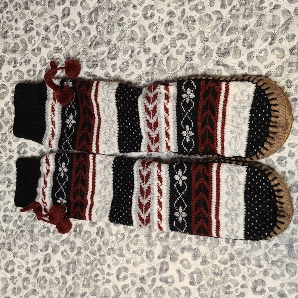 New Slipper Socks with Pom Poms